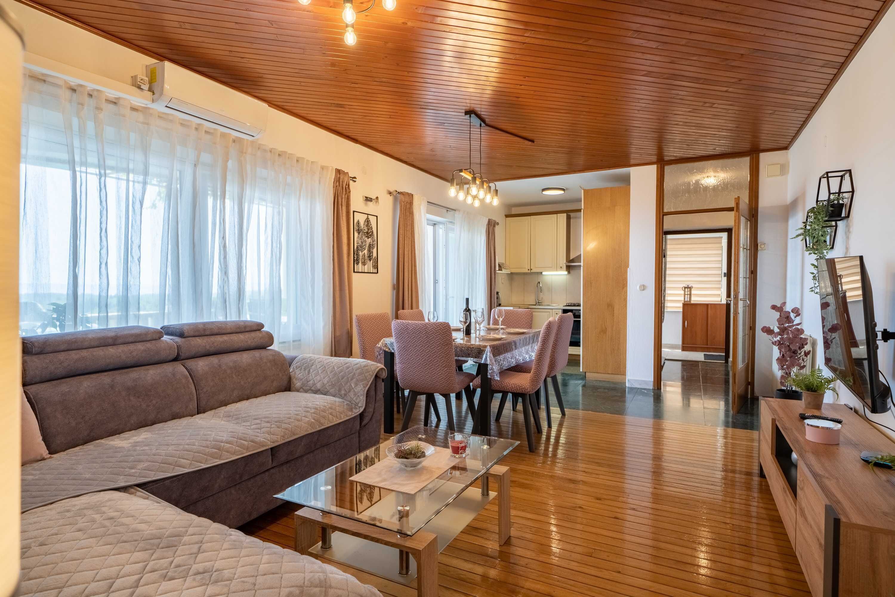 House (3bedroom holiday home,jacuzzi) | Living room | 25-inch flat-screen TV with satellite channels, TV