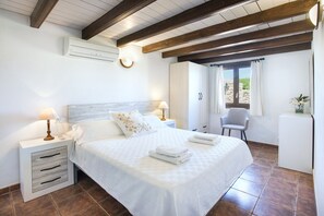 2 bedrooms, in-room safe, iron/ironing board, travel cot