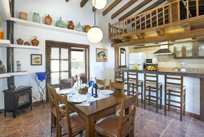 Dining - VILLA MARVIL - EXCLUSIVE HOLIDAYS (Pollensa)