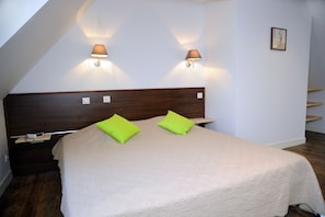 1 chambre, fer et planche à repasser, lit parapluie, Wi-Fi gratuit