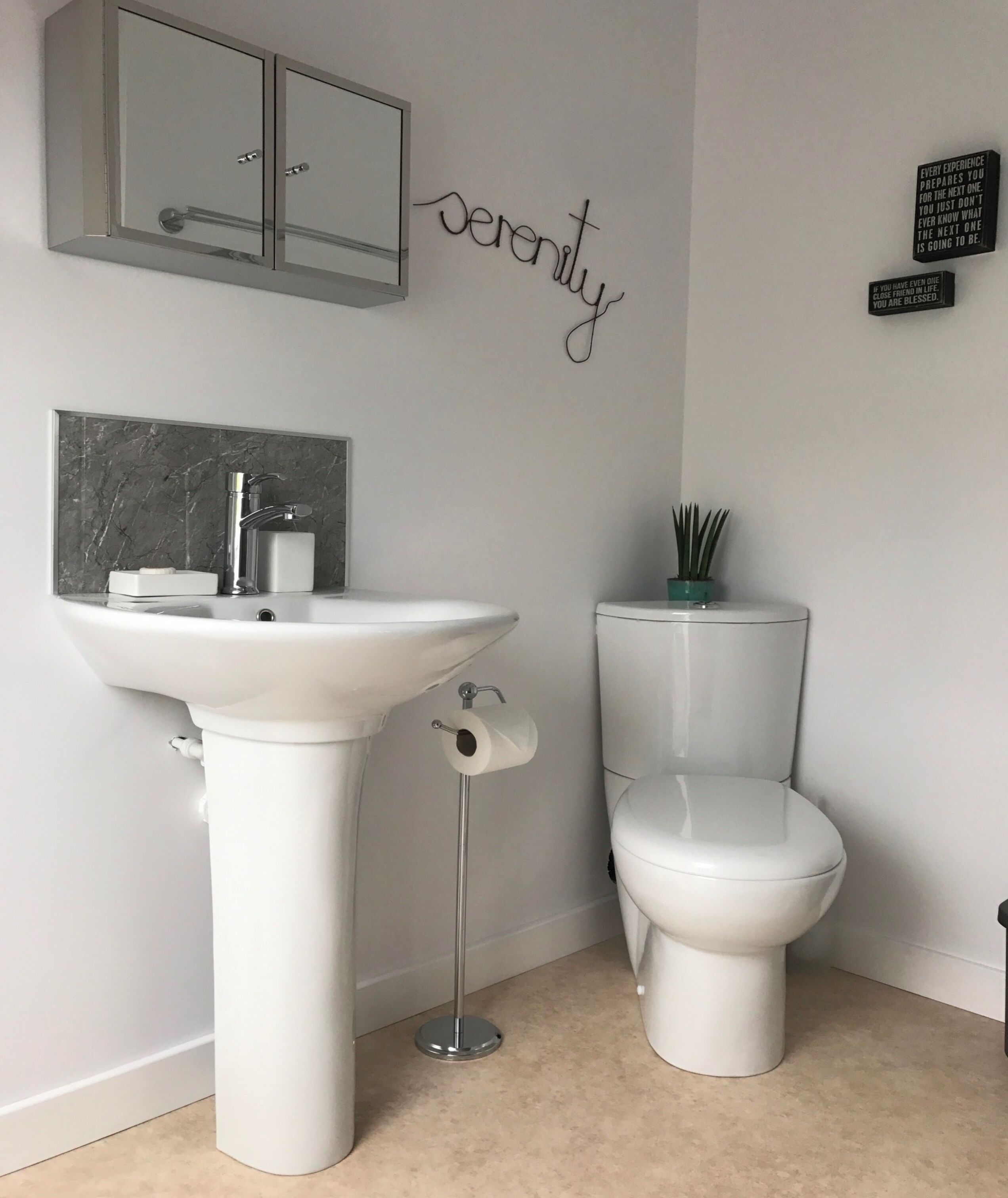 シャワー、ヘアドライヤー、タオル、石鹸