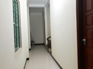 Desk, laptop workspace, free WiFi, bed sheets