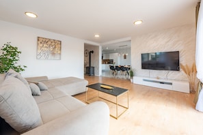 Villa, 3 Bedrooms, Private Pool, Sea View | Living area