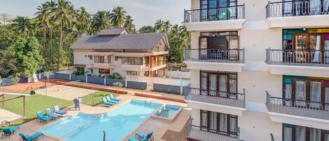 Outdoor pool, open 8:00 AM to 8:00 PM, sun loungers