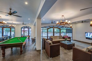 Villa Calangute Phase 17 -14BHK | Eigene Küche