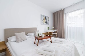 1 chambre, bureau, fer et planche à repasser, Wi-Fi