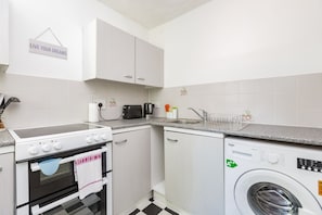 Deluxe Room | Private kitchen