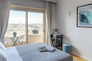 1 chambre, fer et planche Ă repasser, draps fournis