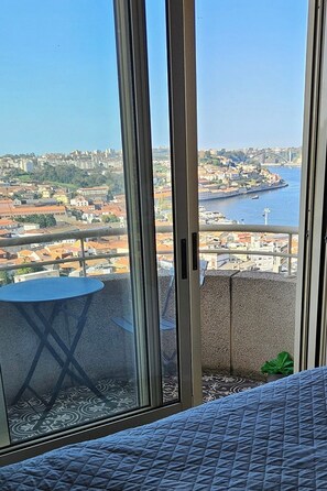 1 chambre, fer et planche Ă repasser, draps fournis