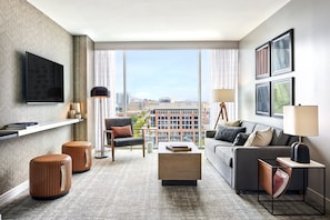 Suite, 1 King Bed | Premium bedding, in-room safe, desk, blackout drapes - Omni Tempe Hotel at ASU (Tempe)