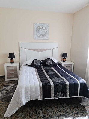 6 bedrooms, free WiFi, bed sheets