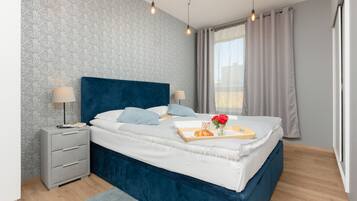Apartment, 2 Bedrooms, Terrace | 2 bedrooms, bed sheets