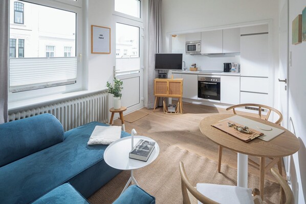 Fernseher, Stereoanlage