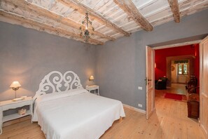 2 chambres, fer et planche à repasser, Wi-Fi gratuit, draps fournis