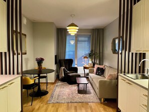 Apartment | Living area | 32-inch Smart TV with digital channels, TV