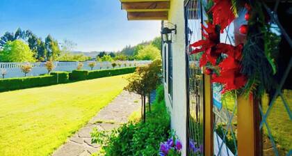 Skyline Mountain View Lodge up to 16 people