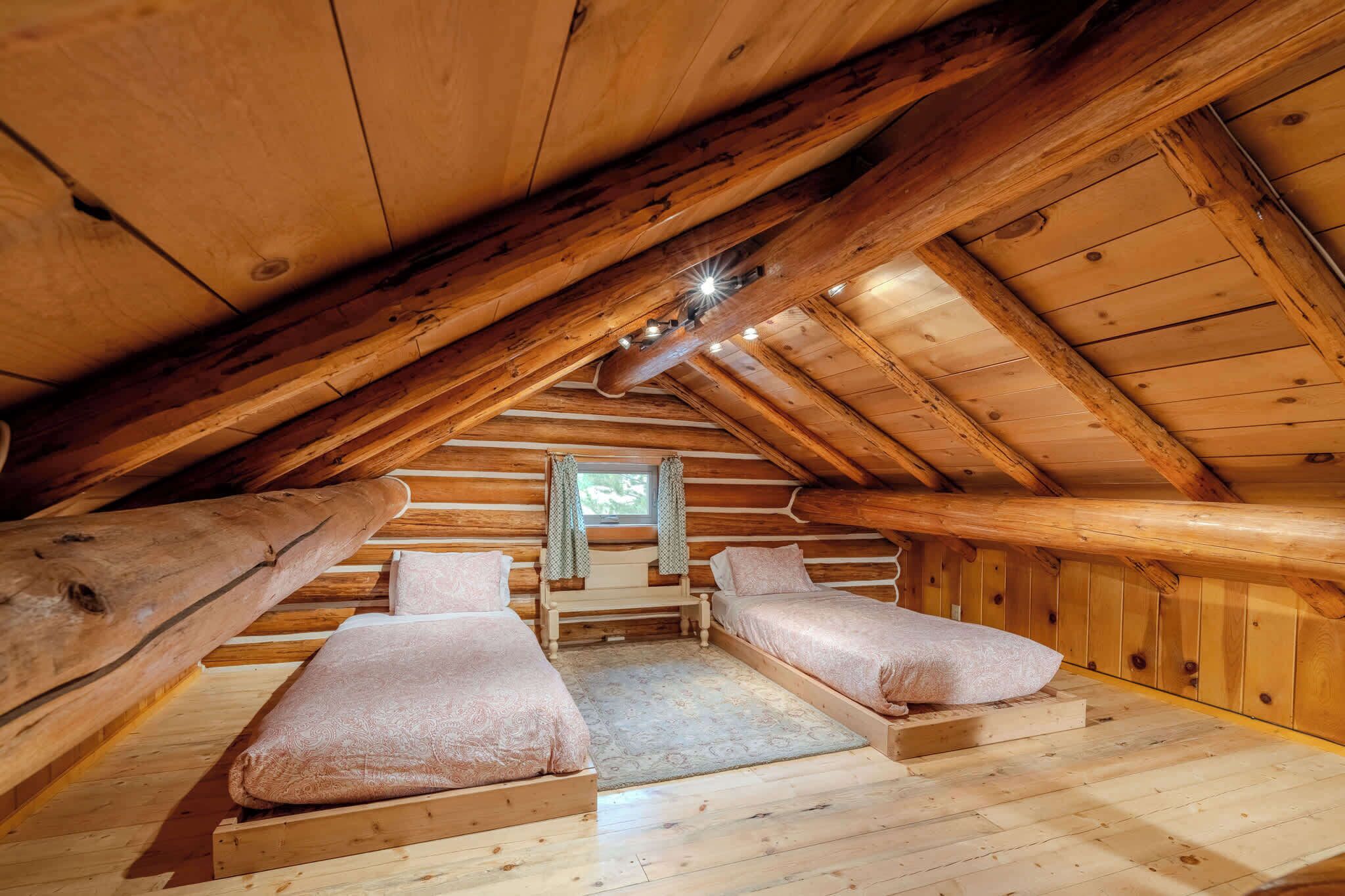 2 bedrooms, travel crib, WiFi, bed sheets