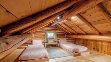 2 bedrooms, travel crib, WiFi, bed sheets