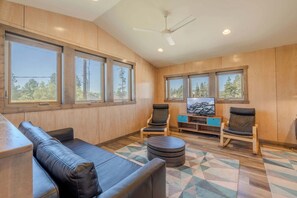 TV, offices - YCC Studio (West Yellowstone)