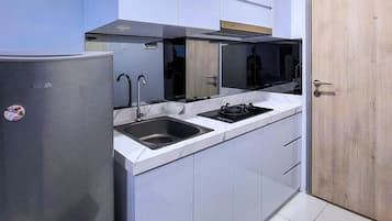 Standard Apartment, 1 Bedroom | 1 bedroom, desk, free WiFi, bed sheets