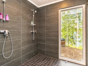 Bathroom - Hot pool cottage kesäranta by Interhome (Enonkoski)