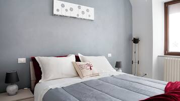 1 間睡房、熨斗/熨衫板、床單