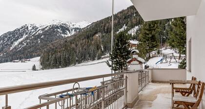 Ferienwohnung "Huterhof Tatschblick" mit Bergblick, Balkon und WLAN