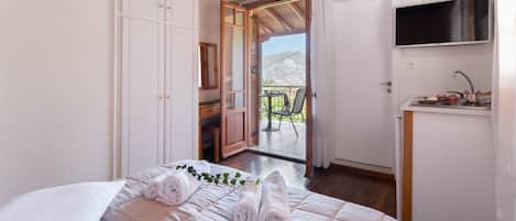 1 bedroom, iron/ironing board, free WiFi, bed sheets