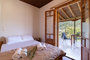 1 chambre, fer et planche à repasser, Wi-Fi gratuit, draps fournis