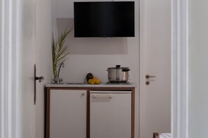 Interior - Studio "Krinos 2" with Mountain View, Garden & Wi-Fi (Leukada)