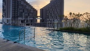 Rooftop pool