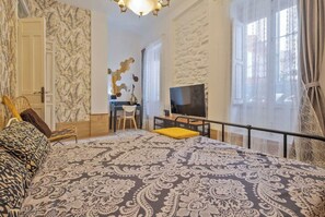 1 makuuhuone, työpöytä, silitysrauta/-lauta, ilmainen Wi-Fi