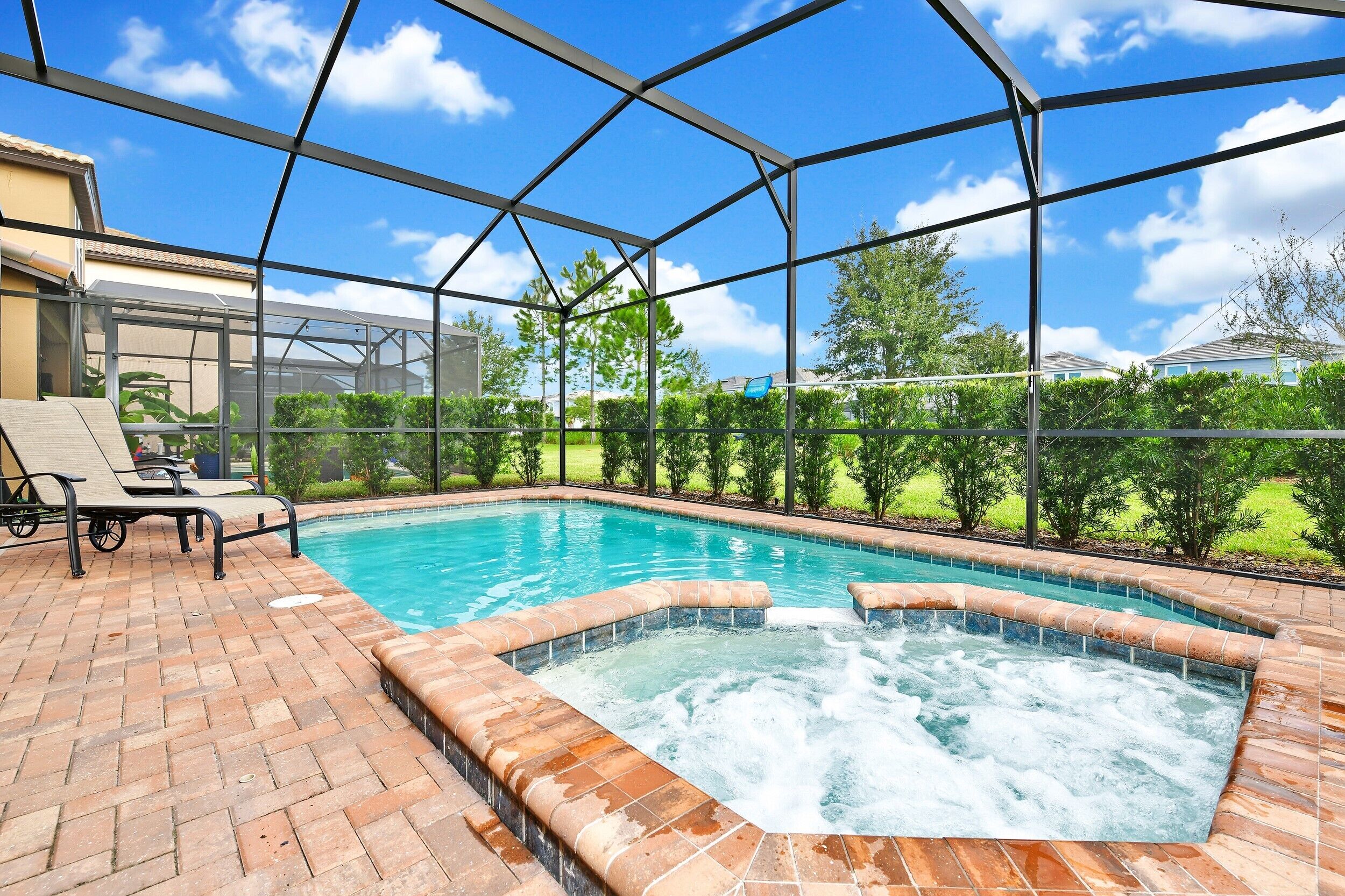 "Your Hot Tub is Ready! An Outdoor Paradise ºoº Resort Pool Haven 2024 Awaits