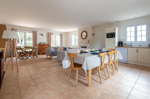 House near the sea, garden & plancha - 6p