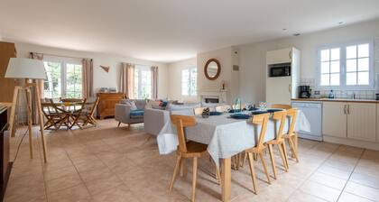 House near the sea, garden & plancha - 6p