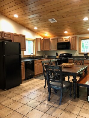 Dining - Dutch Hill Manor II, NEW construction, upscale, near ASV and CDP, 2 of 2 units (Mt. Vision)