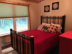 3 chambres, fer et planche à repasser, Wi-Fi gratuit, draps fournis