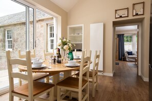 Dining - The Coach House sleeps six in three bedrooms (North Berwick)