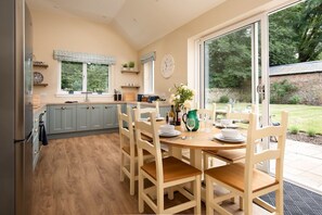 Fridge, microwave, oven, stovetop - The Coach House sleeps six in three bedrooms (North Berwick)