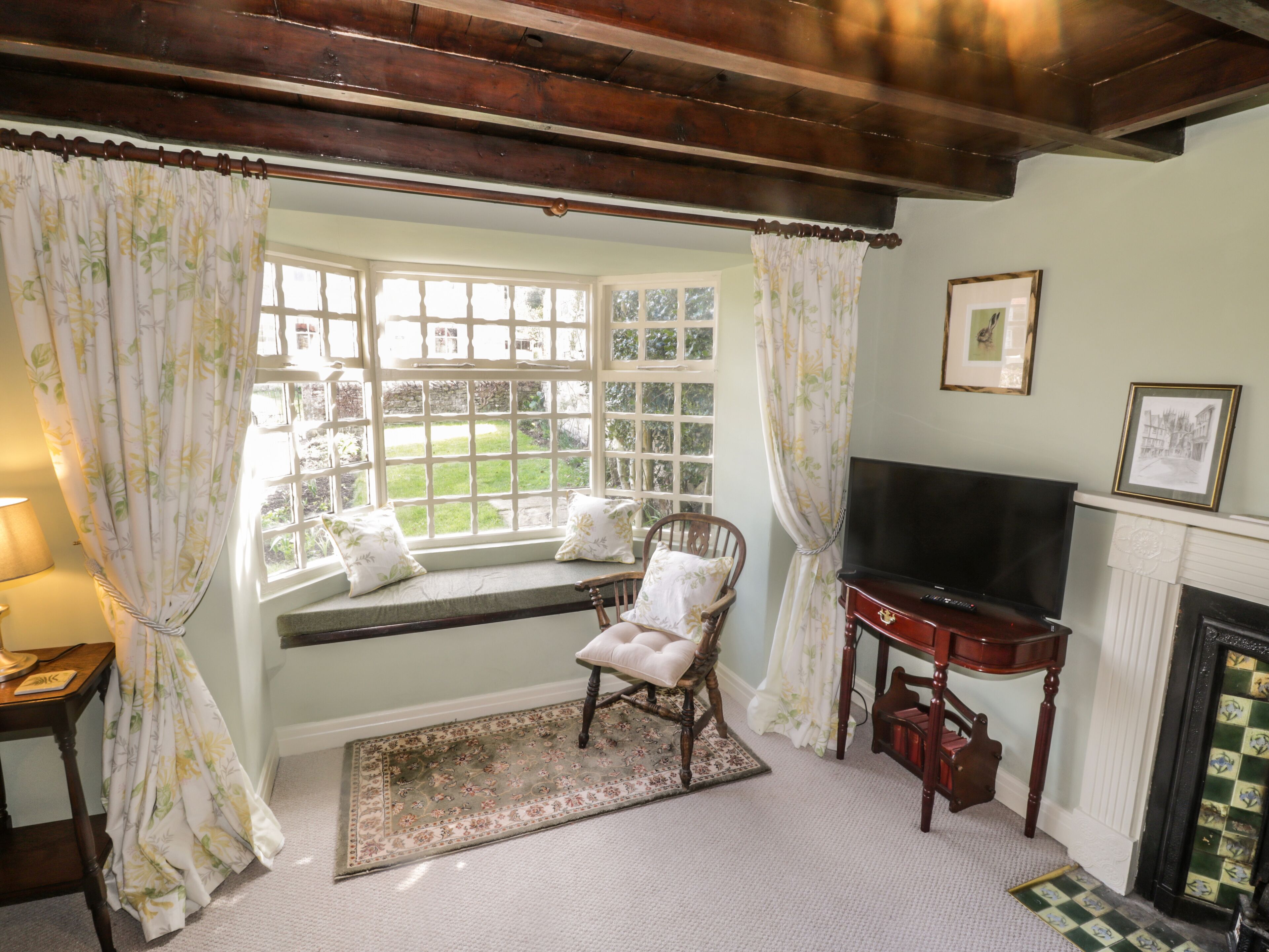 4 bedrooms, WiFi (free), individually decorated, individually furnished