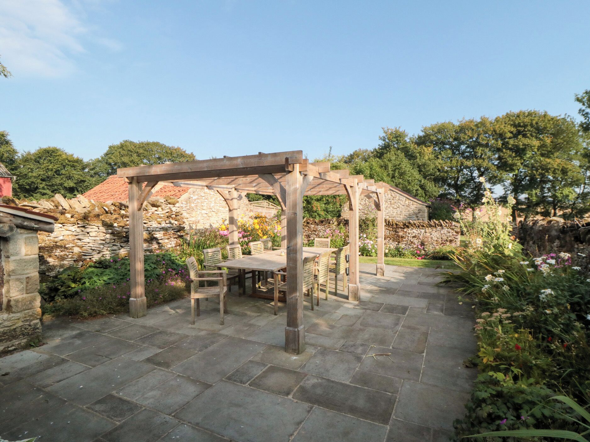 Cottage | Outdoor dining