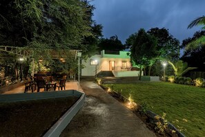 Front of property - CosmicStays Casa Ivory Pool Villa Mulshi (Paud)
