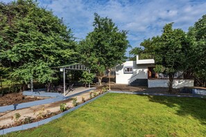 Terrace/patio - CosmicStays Casa Ivory Pool Villa Mulshi (Paud)