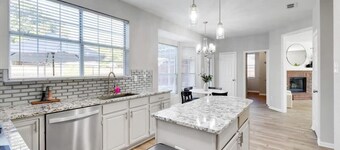Lewisville Estate - Spacious 5BR w/ Game Room