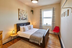 3 chambres, fer et planche à repasser, Wi-Fi gratuit, draps fournis