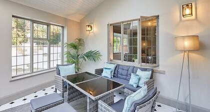 Host & Stay | White Lodge