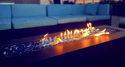 LUXURIOUS LA HOME *PRIVATE ROOFTOP* OUTDOOR TV*