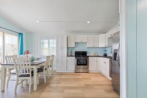 Fridge, microwave, oven, stovetop - Ocean View l 7BR Home l Second Row l Sleeps 16 (North Myrtle Beach)