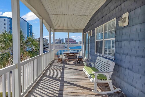Ocean View l 7BR Home l Second Row l Sleeps 16