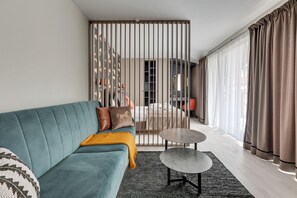 Studio | Premium bedding, iron/ironing board, travel cot, free WiFi - Lion Apartments - Pink i Mustang Studio (Sopot)